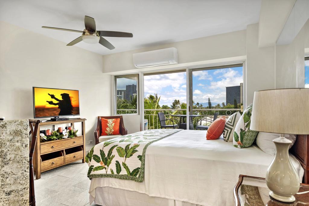 Waikiki Shore 515 Beachfront & Upgrade Appartement Honolulu Buitenkant foto