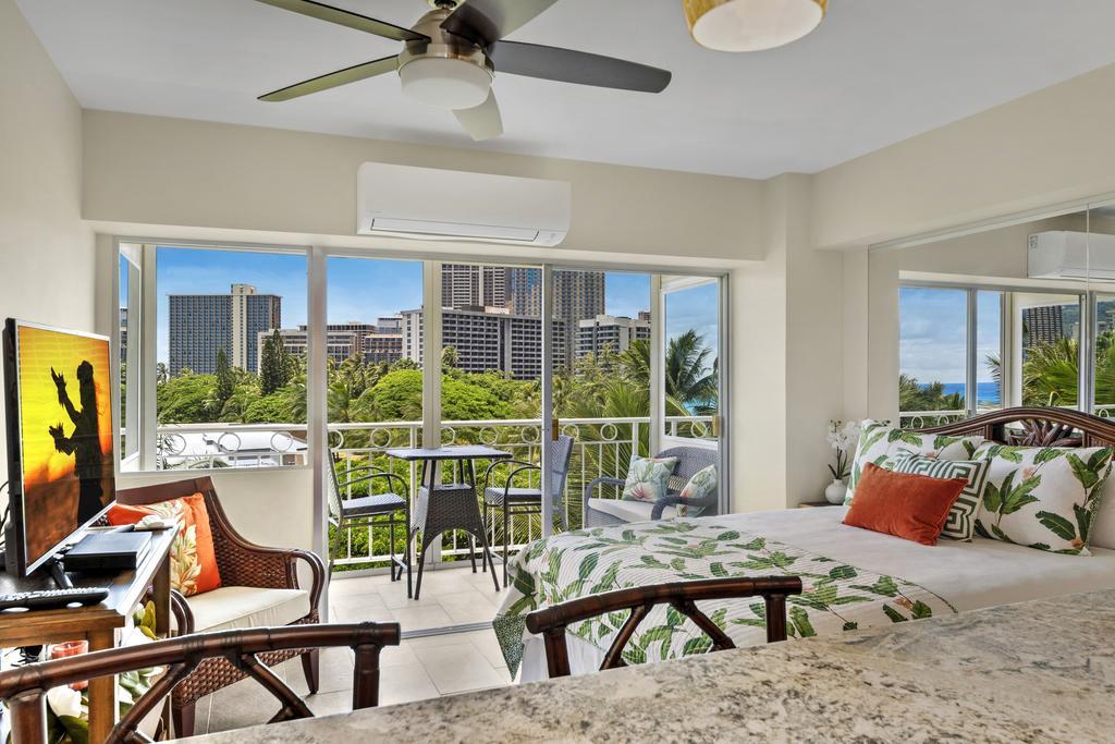 Waikiki Shore 515 Beachfront & Upgrade Appartement Honolulu Buitenkant foto
